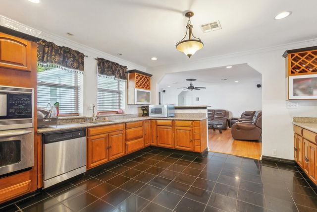 5217 Chamberlain, New Orleans, LA 70122