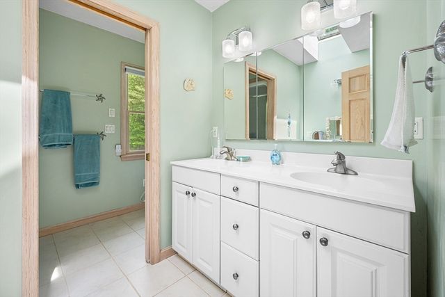 185 Randall Rd, Stow, MA 01775
