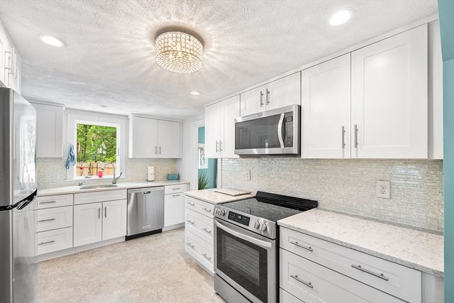 185 Randall Rd, Stow, MA 01775
