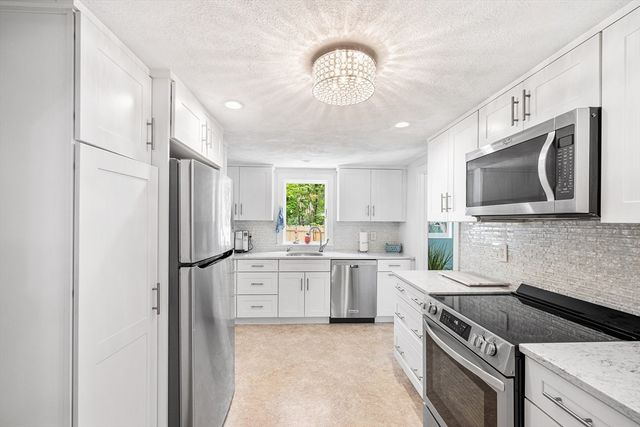 185 Randall Rd, Stow, MA 01775