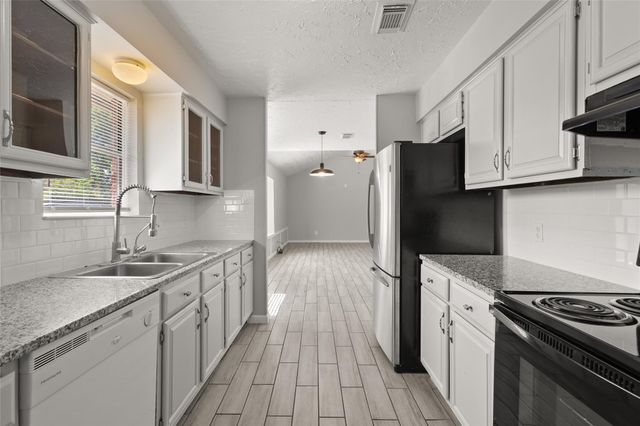 19302 Leewood Court, Humble, TX 77346