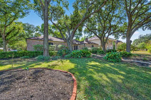 13903 Chevy Chase Drive, Houston, TX 77077