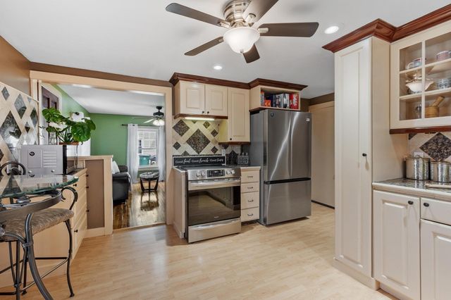 282 Boutelle St, Fitchburg, MA 01420