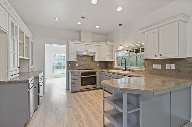 31119 S High Meadow Circle, Magnolia, TX 77355