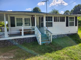 1728 Sulphur Springs Rd, Clinton, TN 37716