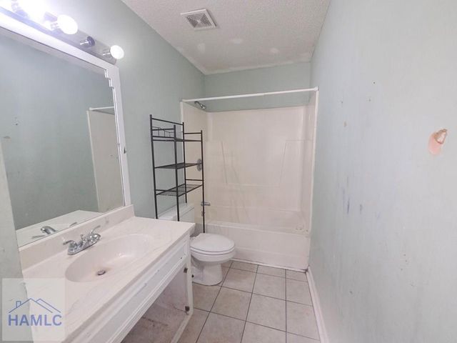 602 Georgia Avenue, Hinesville, GA 31313