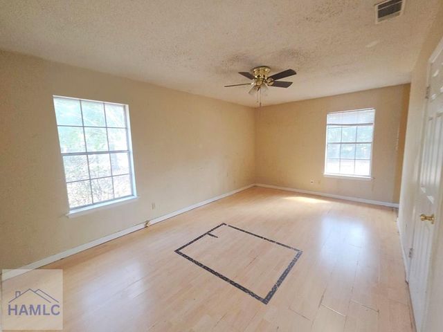 602 Georgia Avenue, Hinesville, GA 31313
