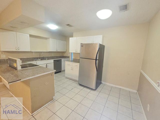 602 Georgia Avenue, Hinesville, GA 31313