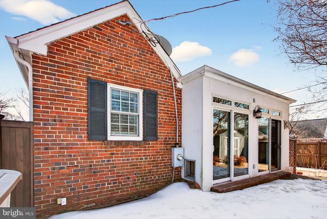 100 E MAPLE ST, Alexandria, VA 22301