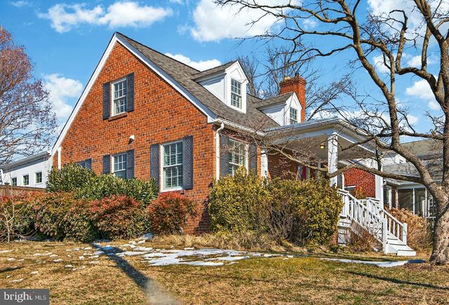 100 E MAPLE ST, Alexandria, VA 22301