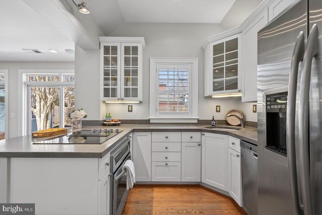 100 E MAPLE ST, Alexandria, VA 22301