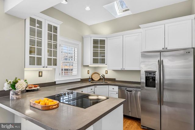 100 E MAPLE ST, Alexandria, VA 22301