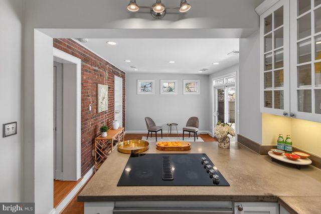 100 E MAPLE ST, Alexandria, VA 22301