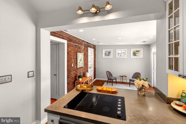 100 E MAPLE ST, Alexandria, VA 22301