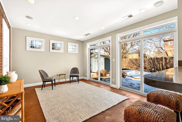 100 E MAPLE ST, Alexandria, VA 22301