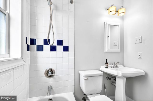 100 E MAPLE ST, Alexandria, VA 22301