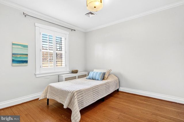 100 E MAPLE ST, Alexandria, VA 22301