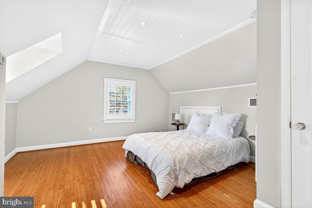 100 E MAPLE ST, Alexandria, VA 22301