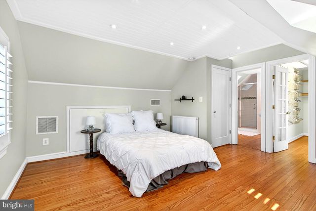 100 E MAPLE ST, Alexandria, VA 22301