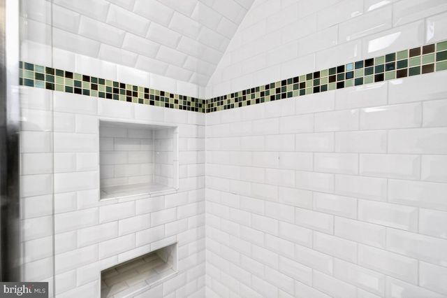 100 E MAPLE ST, Alexandria, VA 22301