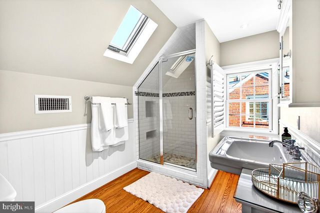 100 E MAPLE ST, Alexandria, VA 22301