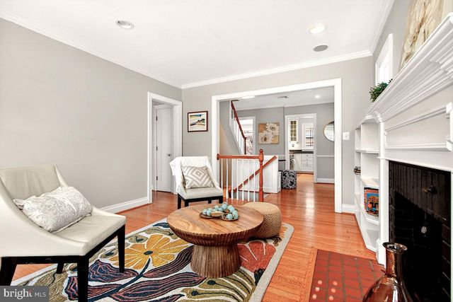 100 E MAPLE ST, Alexandria, VA 22301