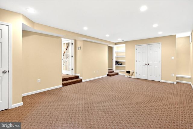 100 E MAPLE ST, Alexandria, VA 22301