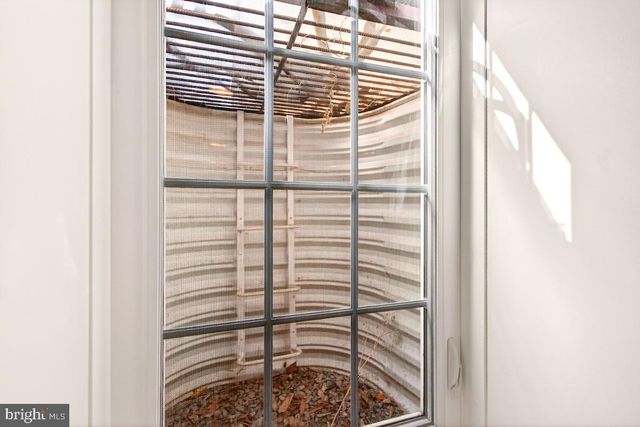 100 E MAPLE ST, Alexandria, VA 22301