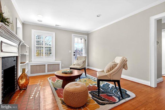 100 E MAPLE ST, Alexandria, VA 22301