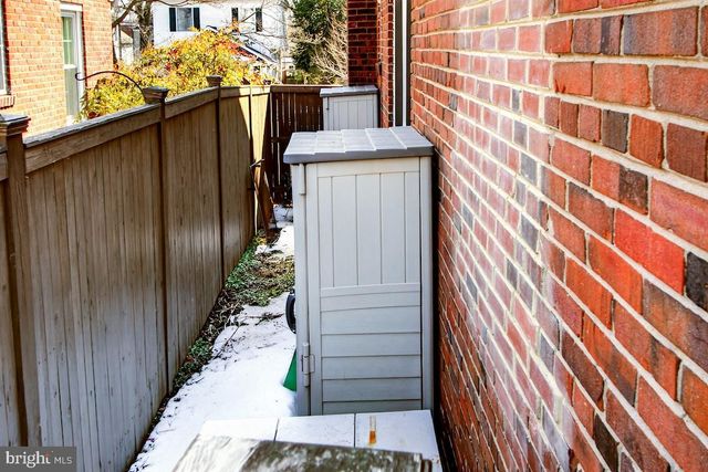 100 E MAPLE ST, Alexandria, VA 22301