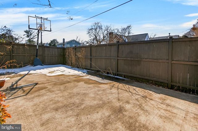 100 E MAPLE ST, Alexandria, VA 22301