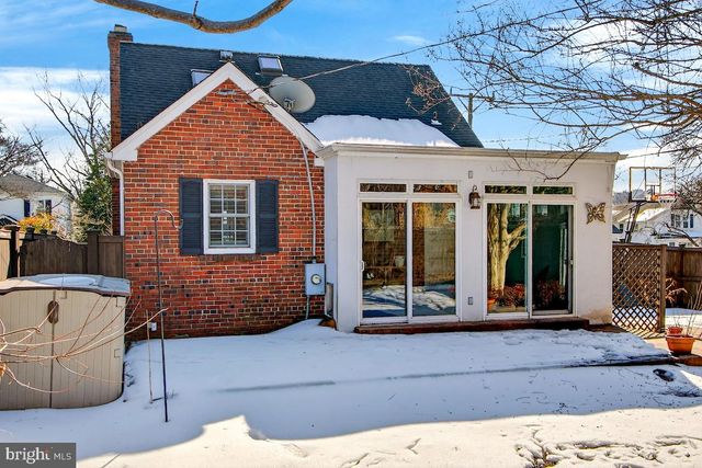 100 E MAPLE ST, Alexandria, VA 22301