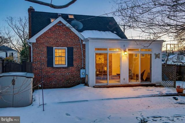 100 E MAPLE ST, Alexandria, VA 22301