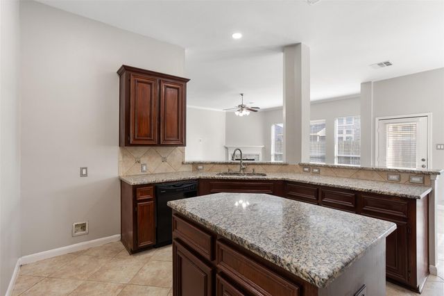 6111 Windsor Chase Lane, League City, TX 77573