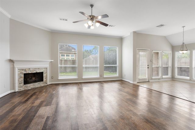 6111 Windsor Chase Lane, League City, TX 77573