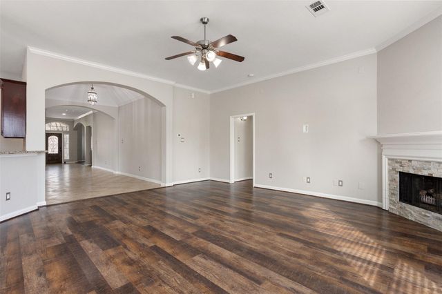 6111 Windsor Chase Lane, League City, TX 77573