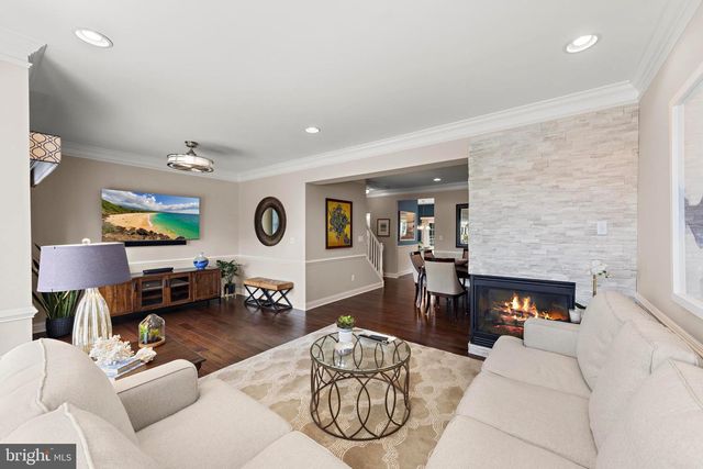 18 CRANE CT, Manahawkin, NJ 08050