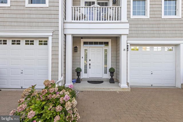 18 CRANE CT, Manahawkin, NJ 08050