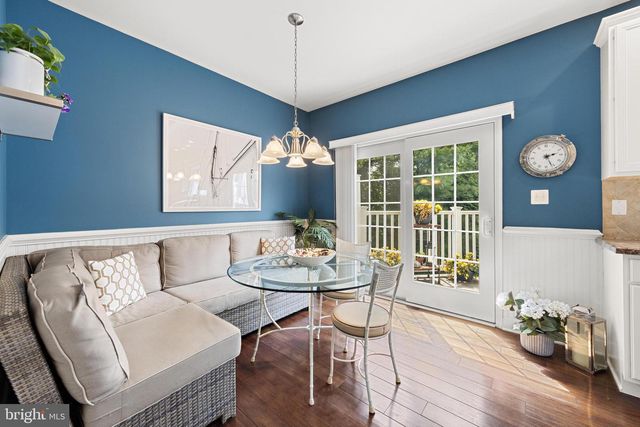 18 CRANE CT, Manahawkin, NJ 08050