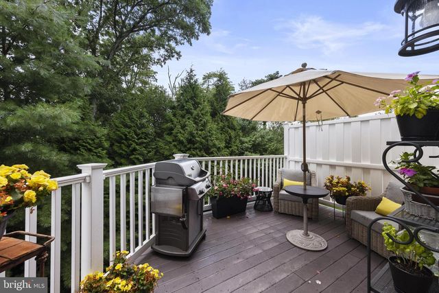 18 CRANE CT, Manahawkin, NJ 08050