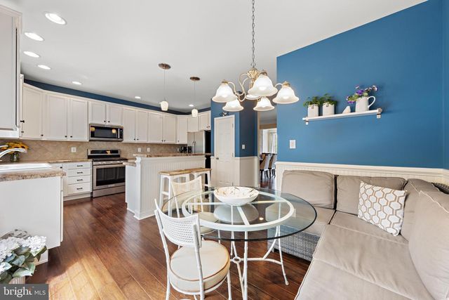 18 CRANE CT, Manahawkin, NJ 08050