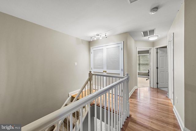 18 CRANE CT, Manahawkin, NJ 08050