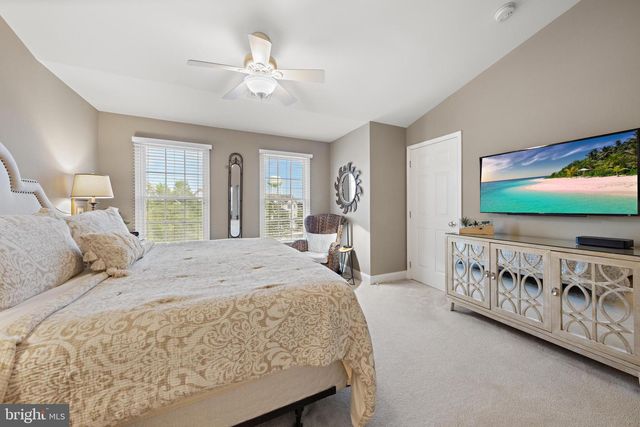 18 CRANE CT, Manahawkin, NJ 08050