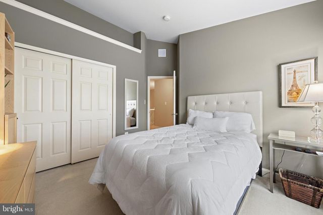 18 CRANE CT, Manahawkin, NJ 08050