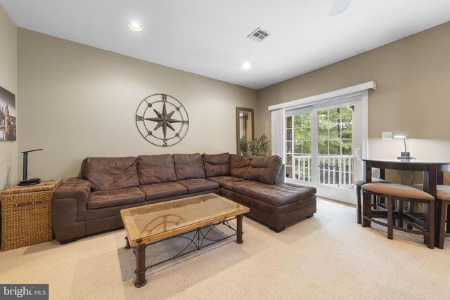18 CRANE CT, Manahawkin, NJ 08050