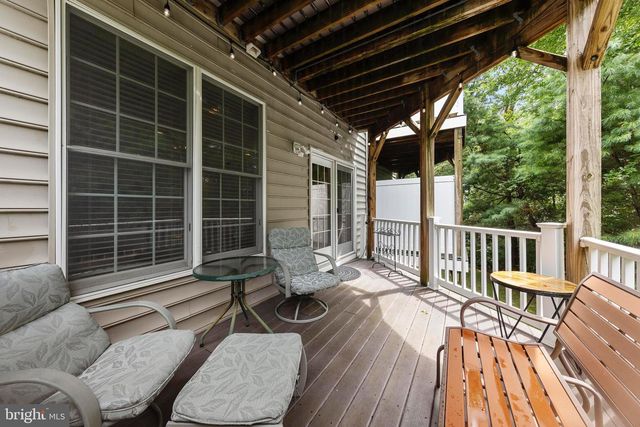 18 CRANE CT, Manahawkin, NJ 08050