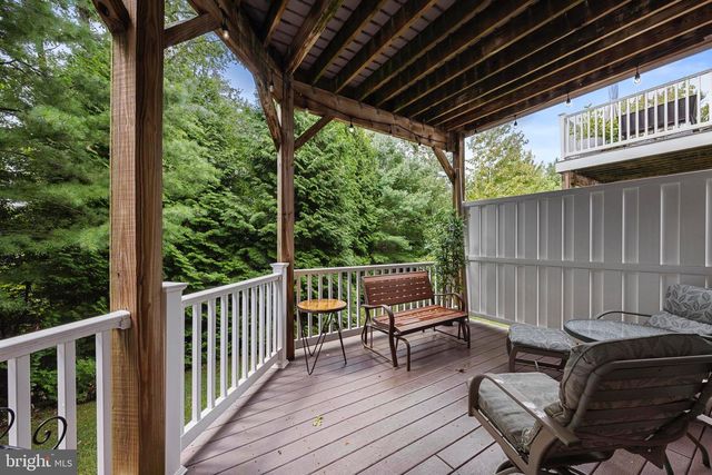 18 CRANE CT, Manahawkin, NJ 08050