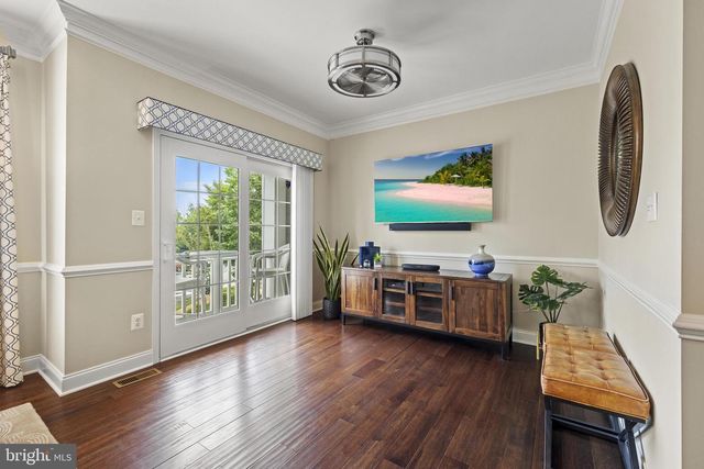 18 CRANE CT, Manahawkin, NJ 08050