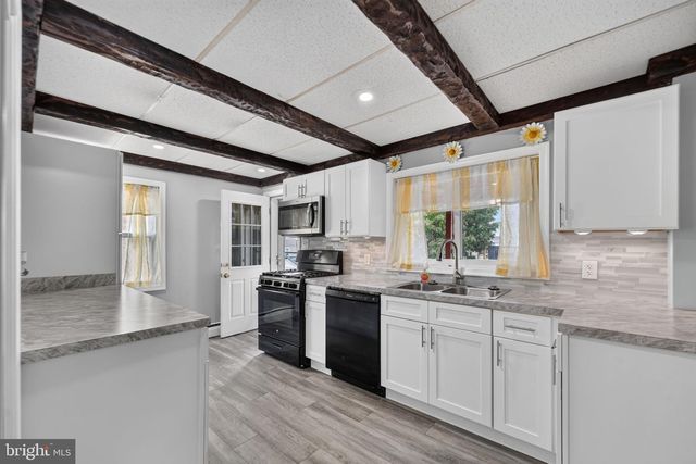 4104 GARRETT RD, Drexel Hill, PA 19026