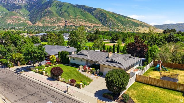 1750 E CRESCENT VIEW DR DR, Sandy, UT 84092